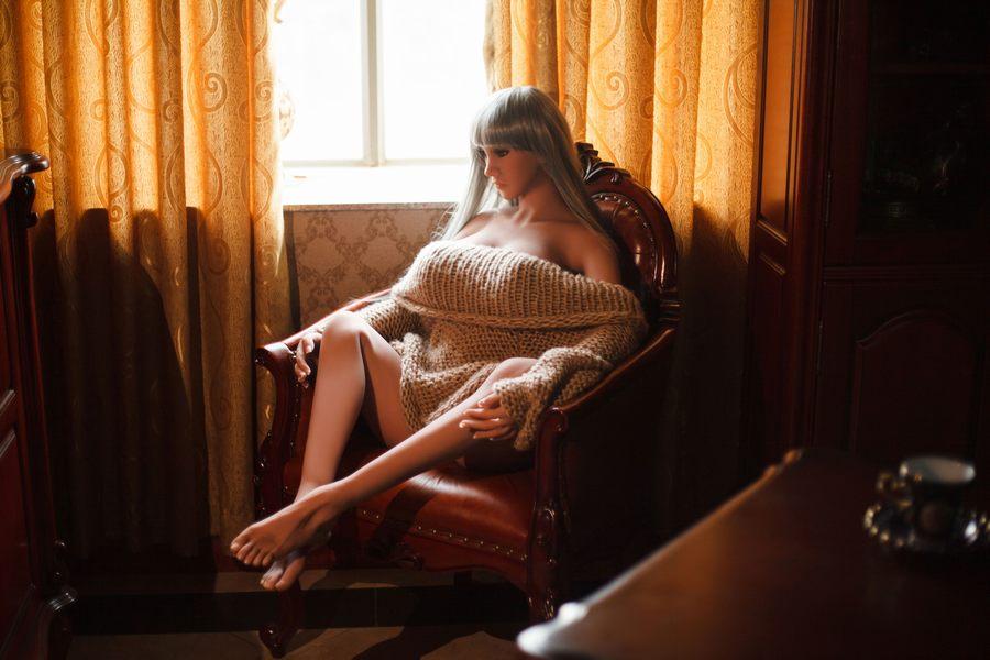 Poseren Als Realistische Sekspop - Modesta - Afbeelding 10