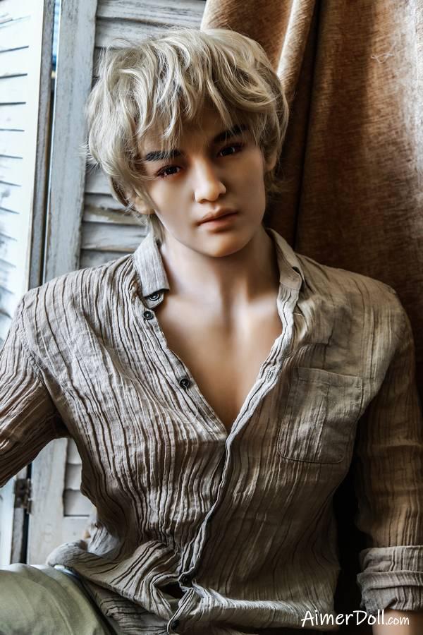 Volledige Schaamstreek Op Schattige Sekspop - Aleks - Afbeelding 4