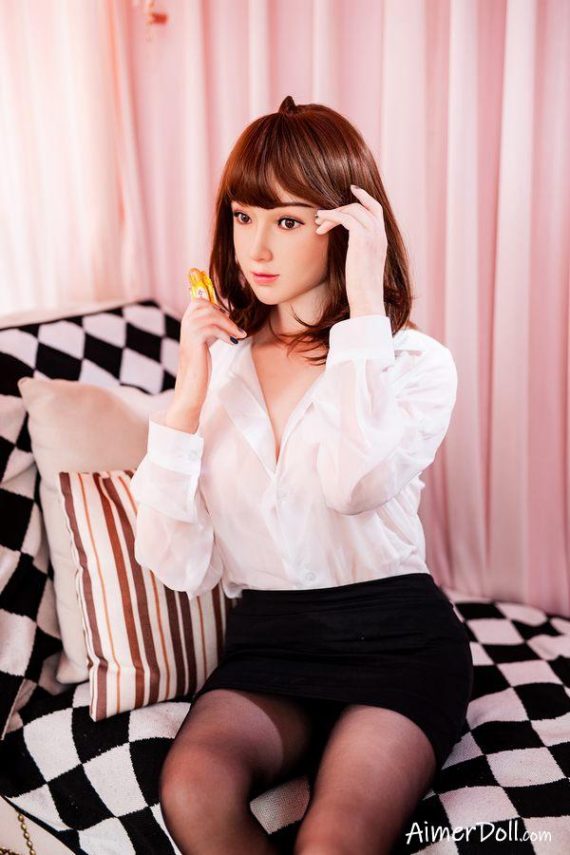 Stiefzus Ruilt Sekspop Met Grote Pik - Maiga