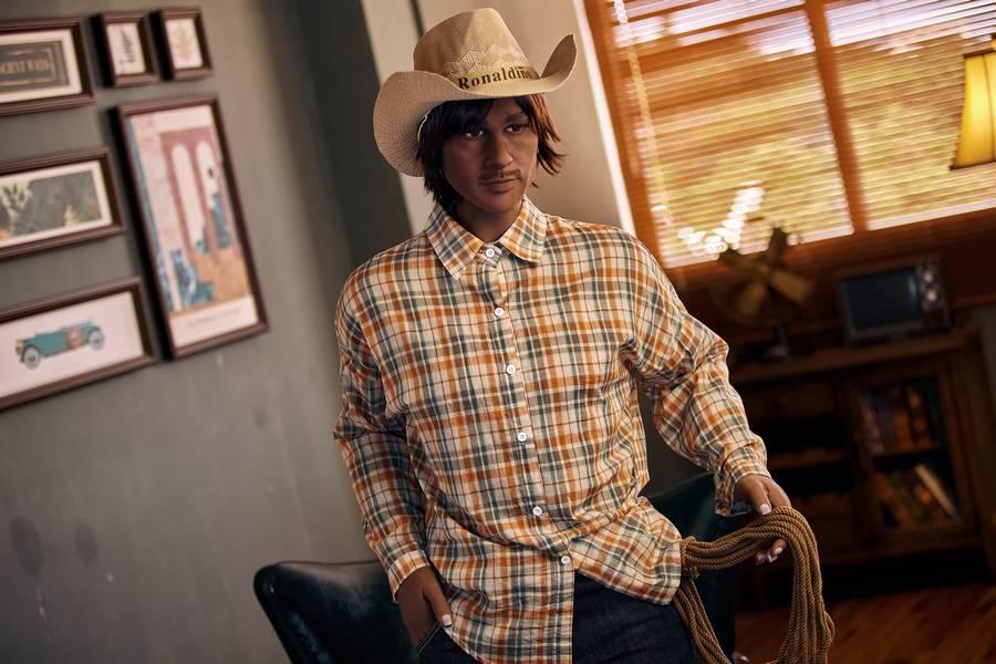 Man Neukt Milf Sekspop - Alvin - Afbeelding 2