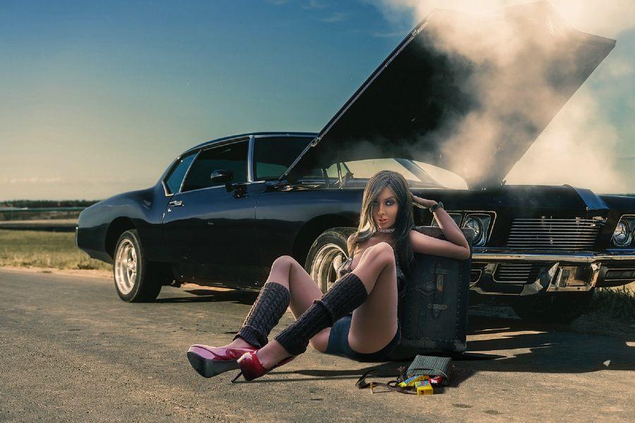 Meisje Speelt Met Sekspop - Elvie - Afbeelding 2