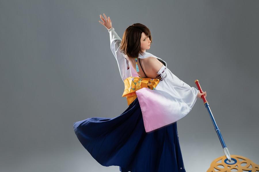 Creampie Vrouwelijke Sekspop Knielend - Amaia - Afbeelding 5