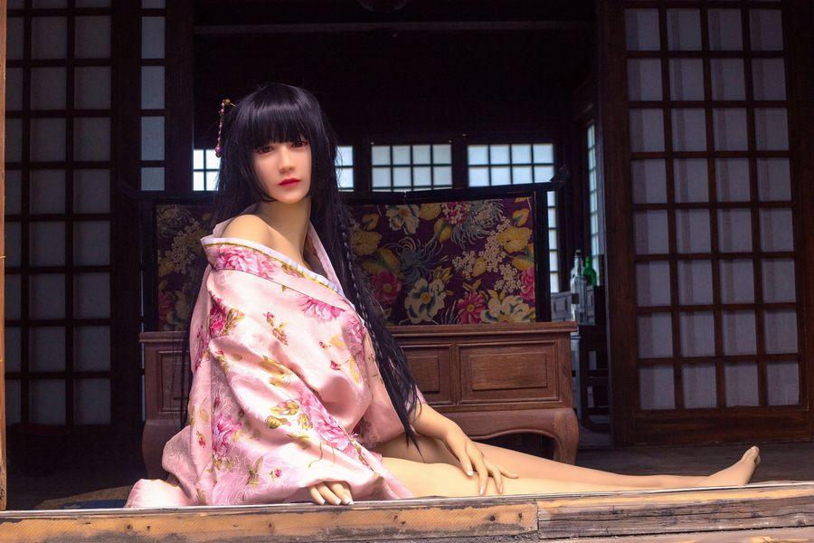 Pijpbeurt Door Een Levensechte Sekspop - Kristy - Afbeelding 10