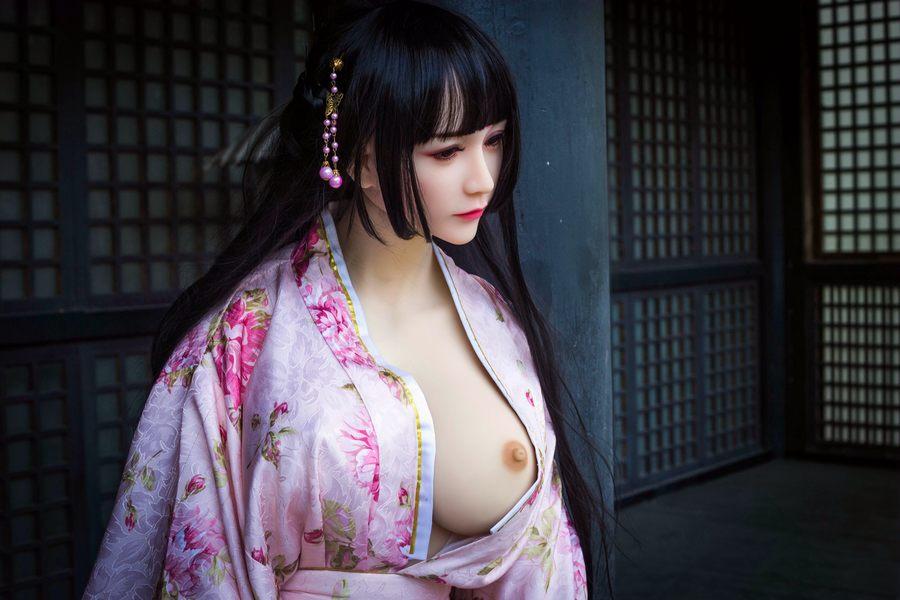 Pijpbeurt Door Een Levensechte Sekspop - Kristy - Afbeelding 12